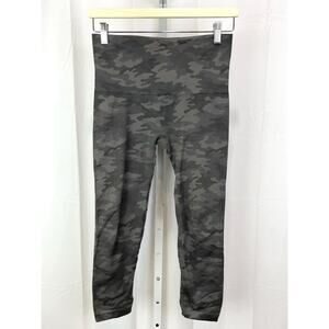 SPANX Look At Me Now Leggings Stretch Crop Capri Camouflage Green Gray Size L